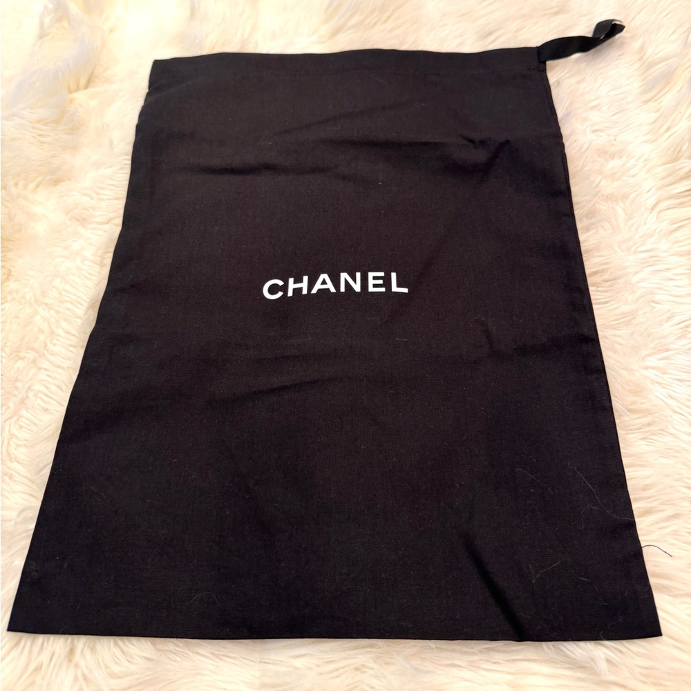 CHANEL | Women Sneakers - Picture 13 of 14